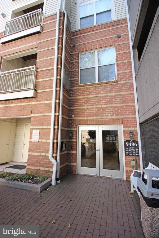 9486 VIRGINIA CENTER BLVD #203, Vienna, VA 22181