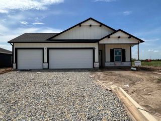 1611 N Emerald Valley Dr, Mulvane, KS 67110