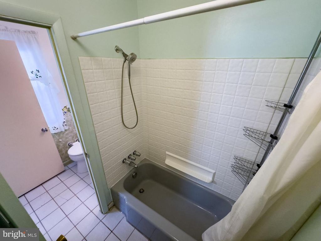 8430 HALLMARK CIR, Baltimore, MD 21234