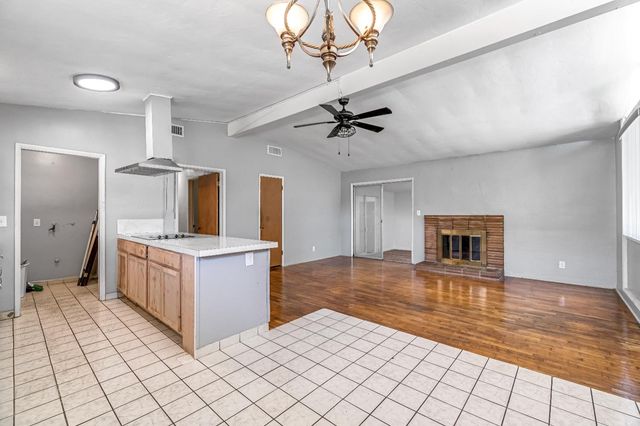 835 I Street, Parlier, CA 93648