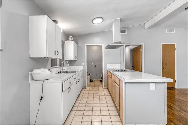 835 I Street, Parlier, CA 93648