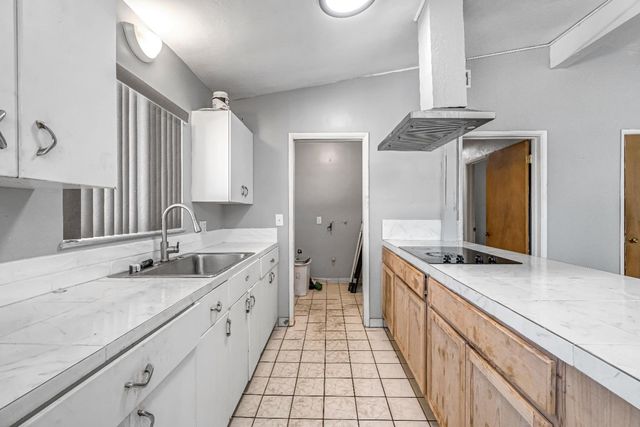 835 I Street, Parlier, CA 93648