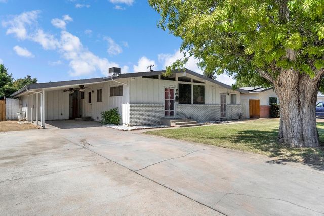 835 I Street, Parlier, CA 93648