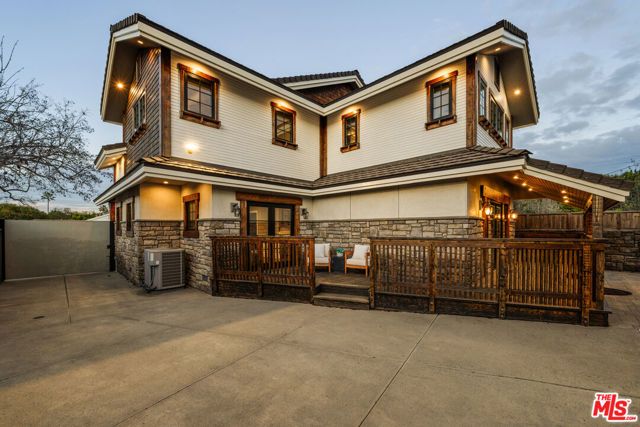 5516 W 82nd Street, Los Angeles, CA 90045