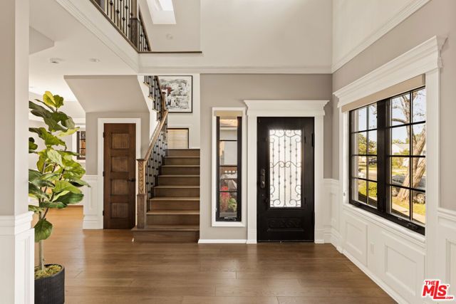 5516 W 82nd Street, Los Angeles, CA 90045