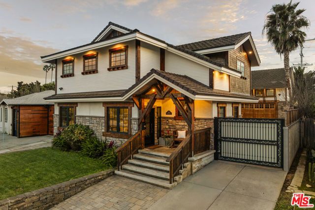 5516 W 82nd Street, Los Angeles, CA 90045