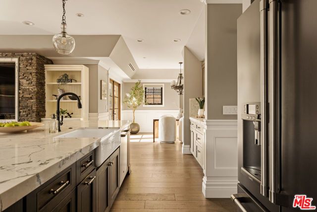 5516 W 82nd Street, Los Angeles, CA 90045