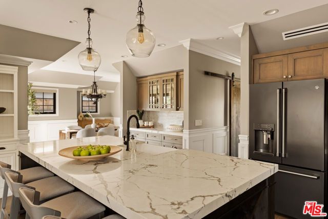 5516 W 82nd Street, Los Angeles, CA 90045