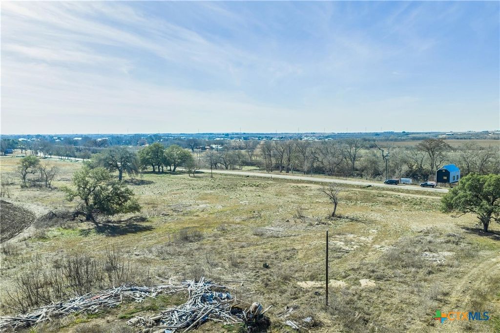 536 NW River Road, Martindale, TX 78655