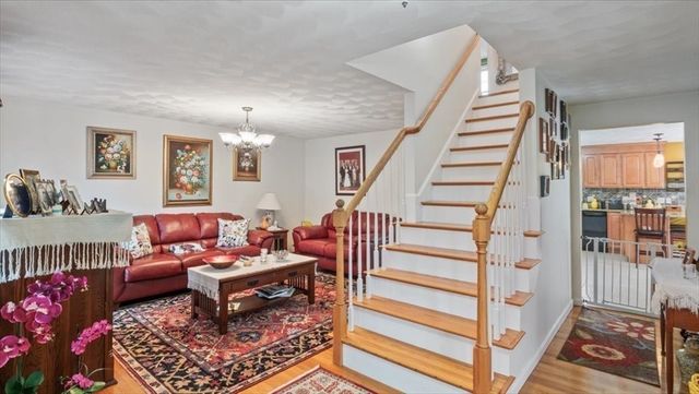 4 Doane St, Wilmington, MA 01887