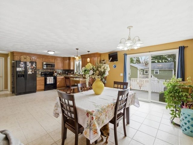 4 Doane St, Wilmington, MA 01887