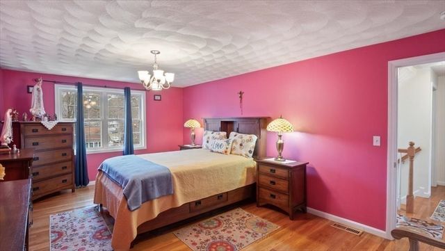 4 Doane St, Wilmington, MA 01887