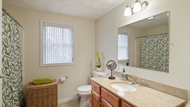 4 Doane St, Wilmington, MA 01887