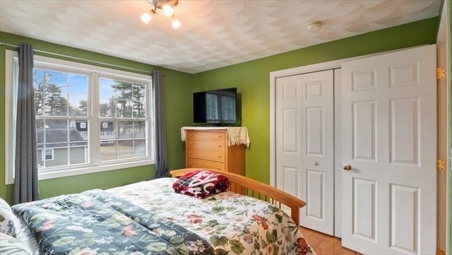 4 Doane St, Wilmington, MA 01887