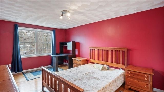 4 Doane St, Wilmington, MA 01887