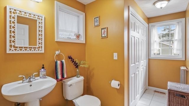 4 Doane St, Wilmington, MA 01887