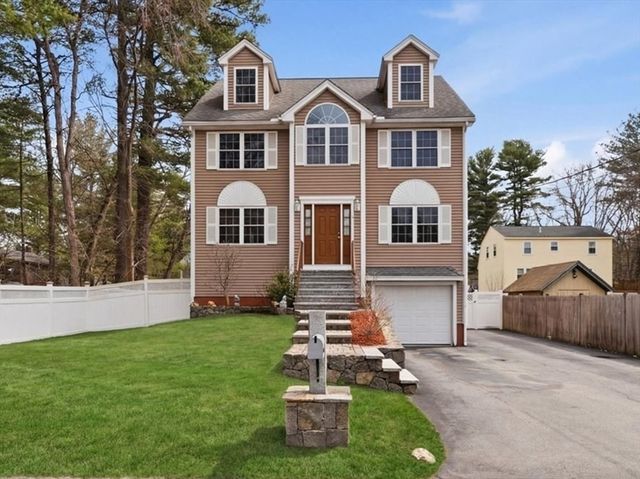 4 Doane St, Wilmington, MA 01887