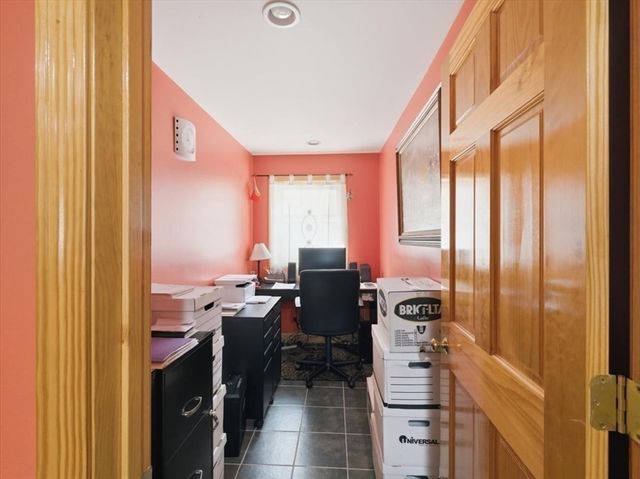 4 Doane St, Wilmington, MA 01887