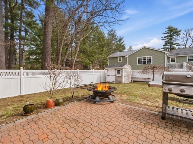 4 Doane St, Wilmington, MA 01887