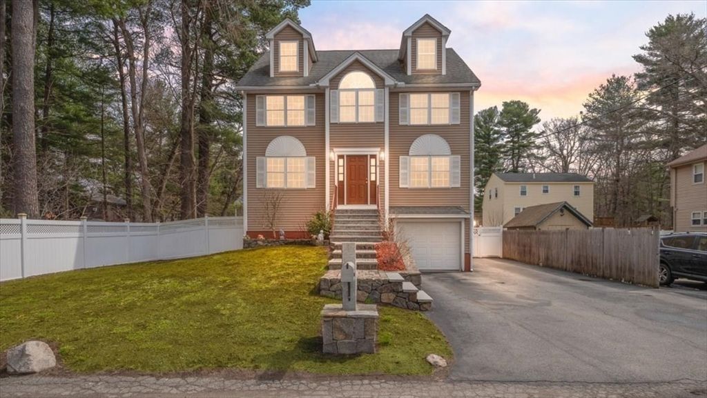 4 Doane St, Wilmington, MA 01887