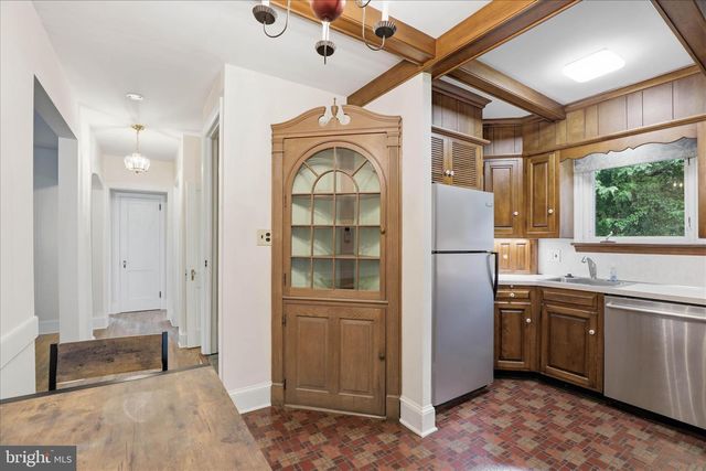 233 E FERDINAND ST, Manheim, PA 17545