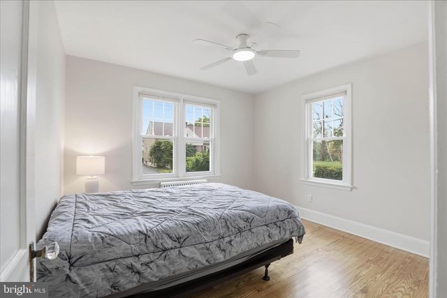 233 E FERDINAND ST, Manheim, PA 17545