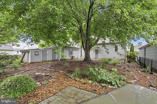 233 E FERDINAND ST, Manheim, PA 17545