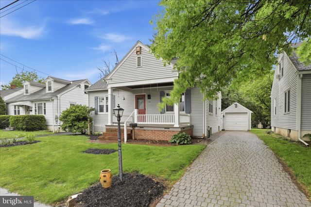 233 E FERDINAND ST, Manheim, PA 17545