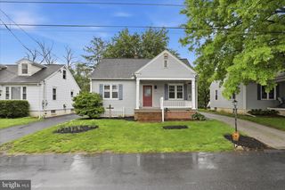 233 E FERDINAND ST, Manheim, PA 17545