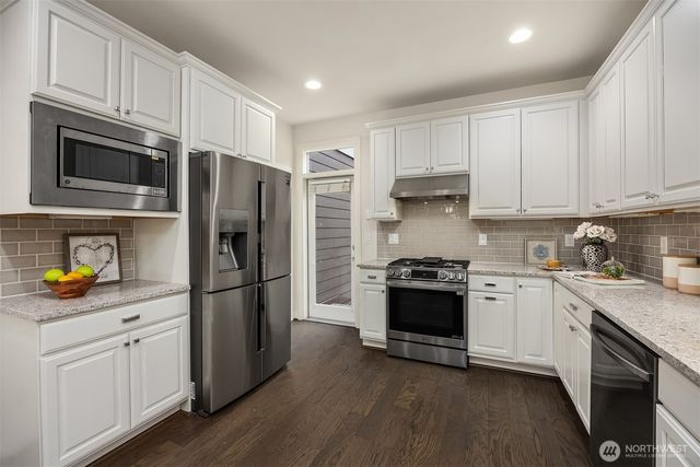 11496 158th Avenue NE, Redmond, WA 98052