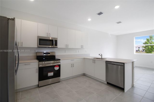 2729 SE 25th Ave, Homestead, FL 33035