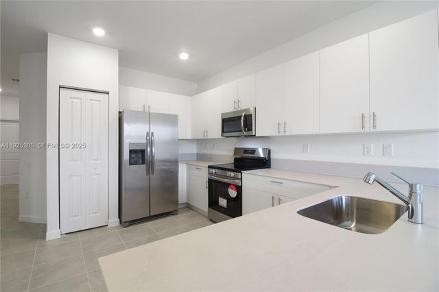 2729 SE 25th Ave, Homestead, FL 33035