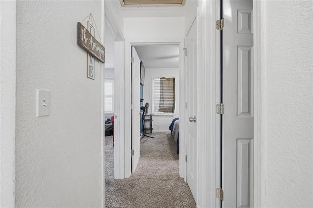 4828 N Tullis Drive, Kansas City, MO 64119