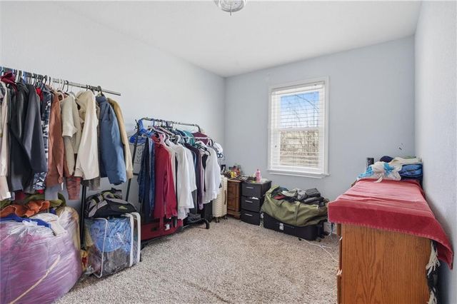 4828 N Tullis Drive, Kansas City, MO 64119