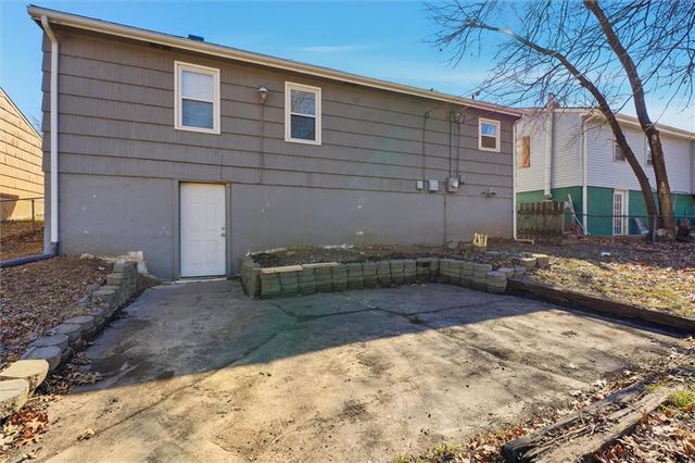 4828 N Tullis Drive, Kansas City, MO 64119