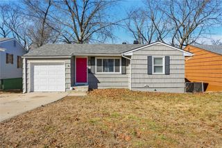 4828 N Tullis Drive, Kansas City, MO 64119