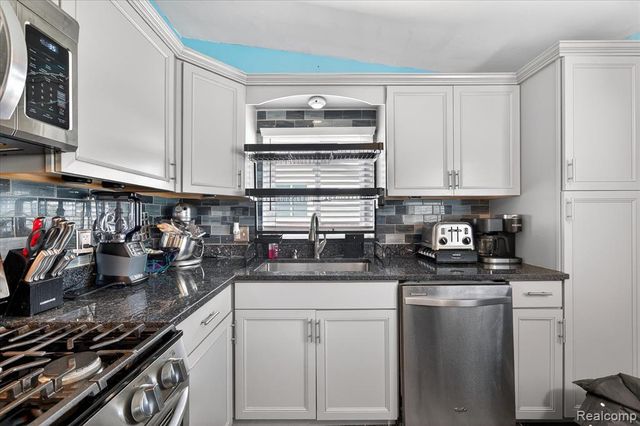 8350 Gulley Street, Taylor, MI 48180