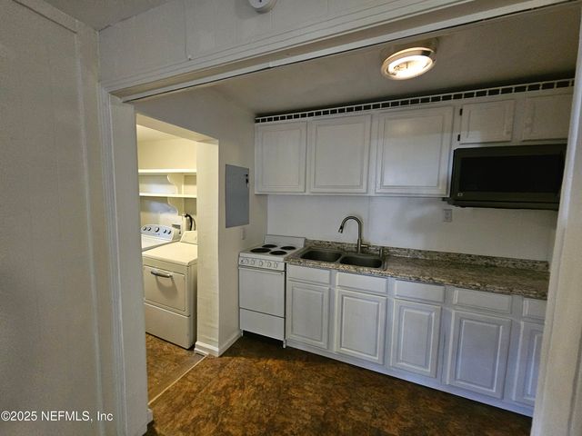 2514 ALGONQUIN Avenue B, Jacksonville, FL 32210