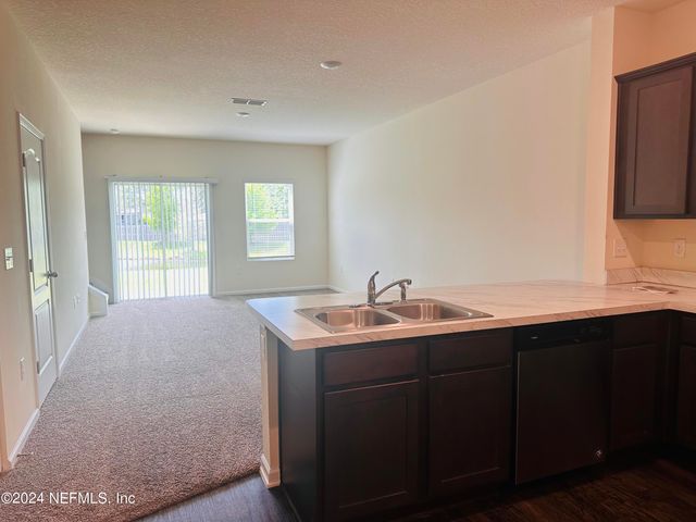 7846 ECHO SPRINGS Road, Jacksonville, FL 32256