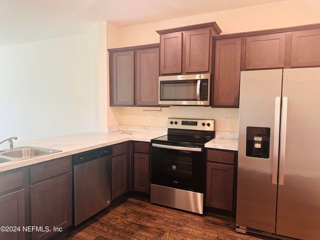 7846 ECHO SPRINGS Road, Jacksonville, FL 32256