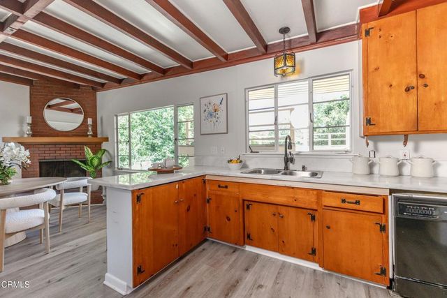 890 Ridgeside Drive, Monrovia, CA 91016