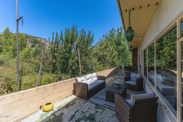 890 Ridgeside Drive, Monrovia, CA 91016