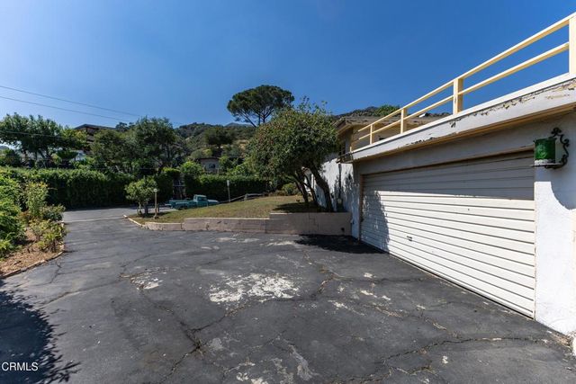 890 Ridgeside Drive, Monrovia, CA 91016