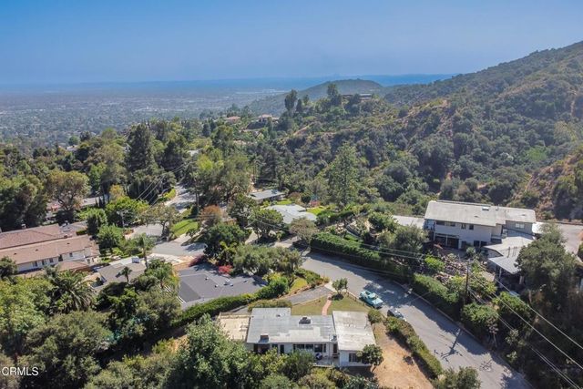 890 Ridgeside Drive, Monrovia, CA 91016