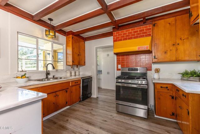 890 Ridgeside Drive, Monrovia, CA 91016