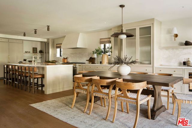 933 S Sycamore Avenue, Los Angeles, CA 90036