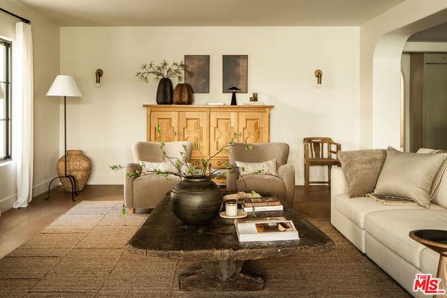 933 S Sycamore Avenue, Los Angeles, CA 90036