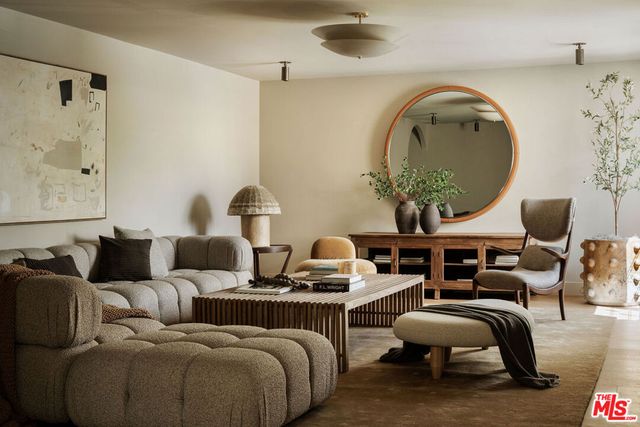 933 S Sycamore Avenue, Los Angeles, CA 90036