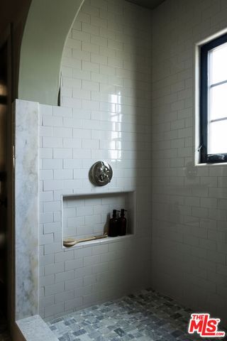 933 S Sycamore Avenue, Los Angeles, CA 90036