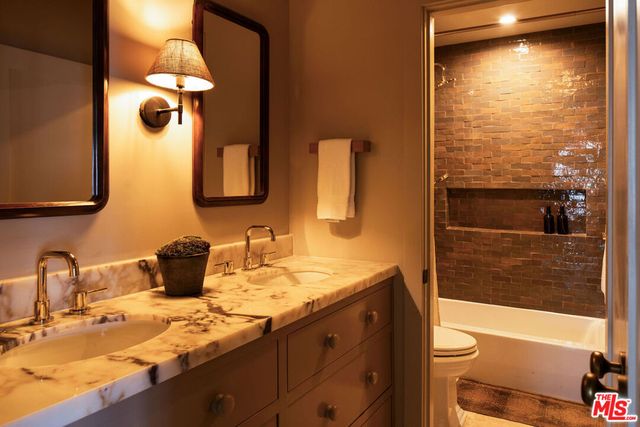 933 S Sycamore Avenue, Los Angeles, CA 90036